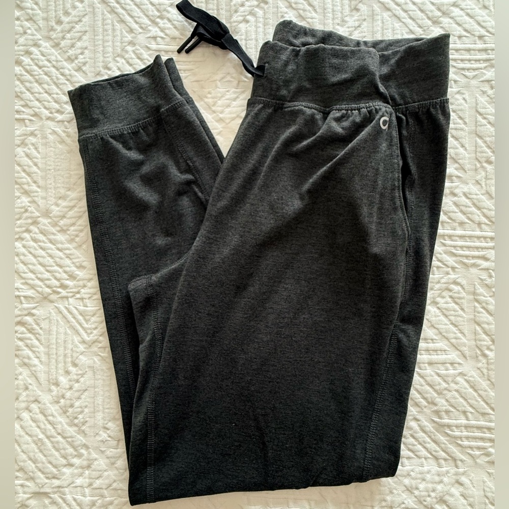 GAP Fit Brushed Tech Jersey Drawstring Jogger Pants in Charcoal